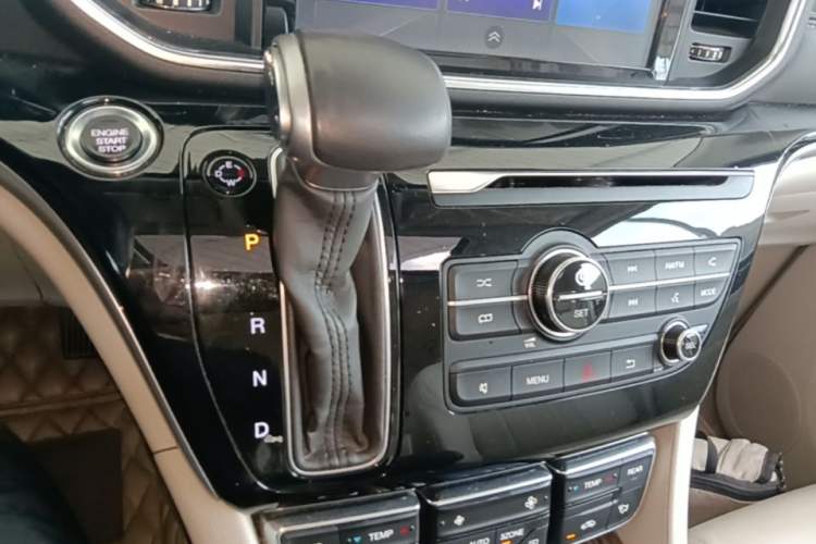 Used GAC Trumpchi M8 2018 320T Luxury Edition Gear Lever