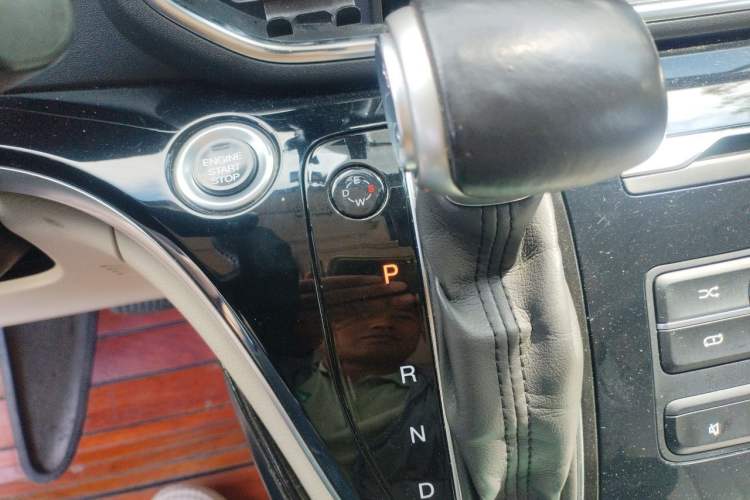 Used GAC Trumpchi M8 2018 320T Luxury Edition Gear Lever