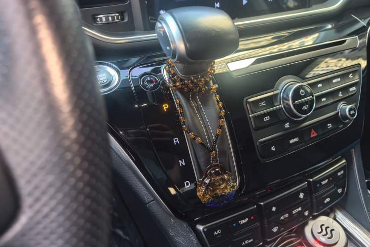 Used GAC Trumpchi M8 2018 320T Luxury Edition Gear Lever