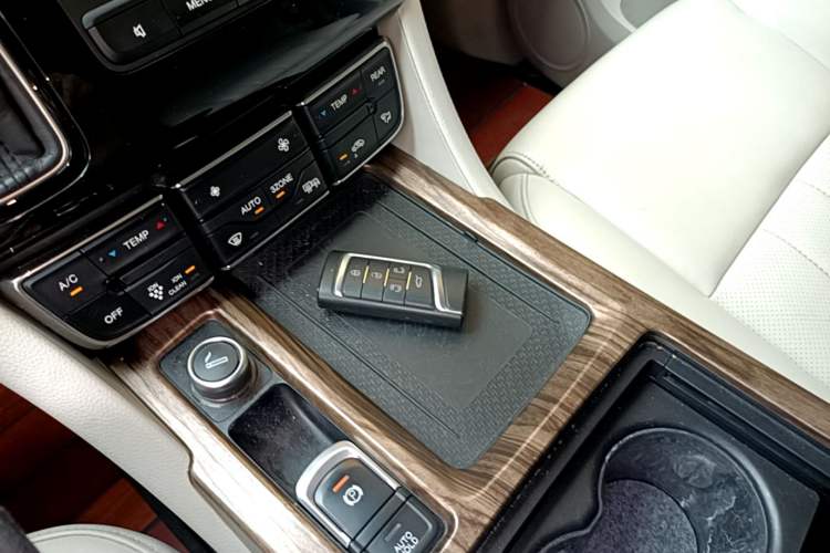 Used GAC Trumpchi M8 2018 320T Flagship Edition Interior 1