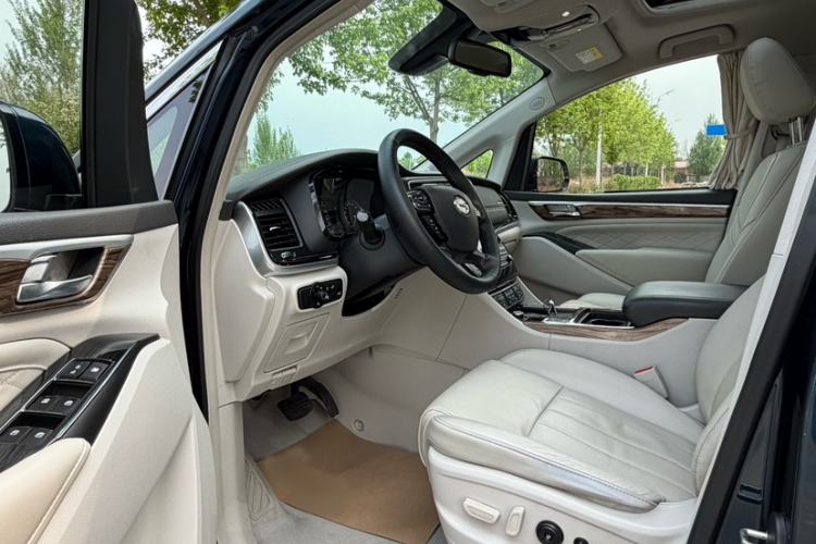 Used GAC Trumpchi M8 2018 320T Luxury Edition Interior 2