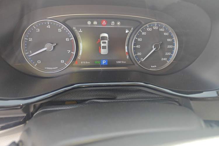 Used GAC Trumpchi M8 2018 320T Luxury Edition Odometer Close Up