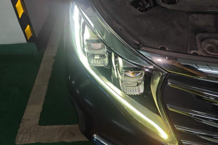 Used GAC Trumpchi M8 2018 320T Luxury Edition Right Front Headlight
