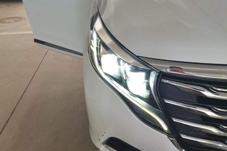 Used GAC Trumpchi M8 2018 320T Luxury Edition Right Front Headlight