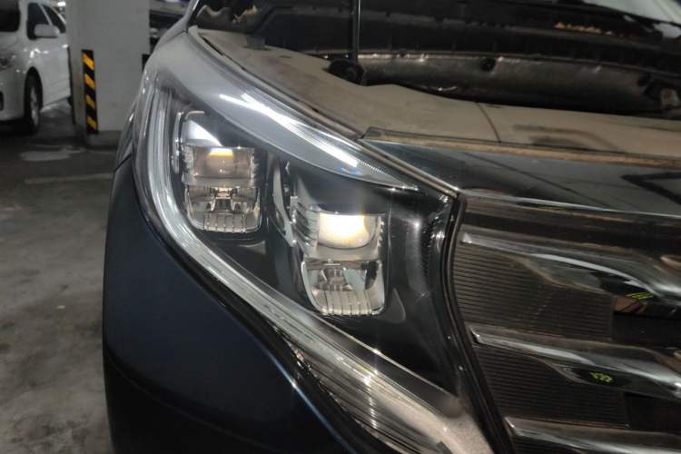 Used GAC Trumpchi M8 2018 320T Luxury Edition Right Front Headlight