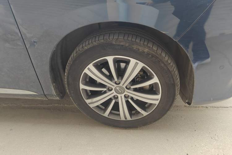 Used GAC Trumpchi M8 2018 320T Flagship Edition Right Front Wheel Hub