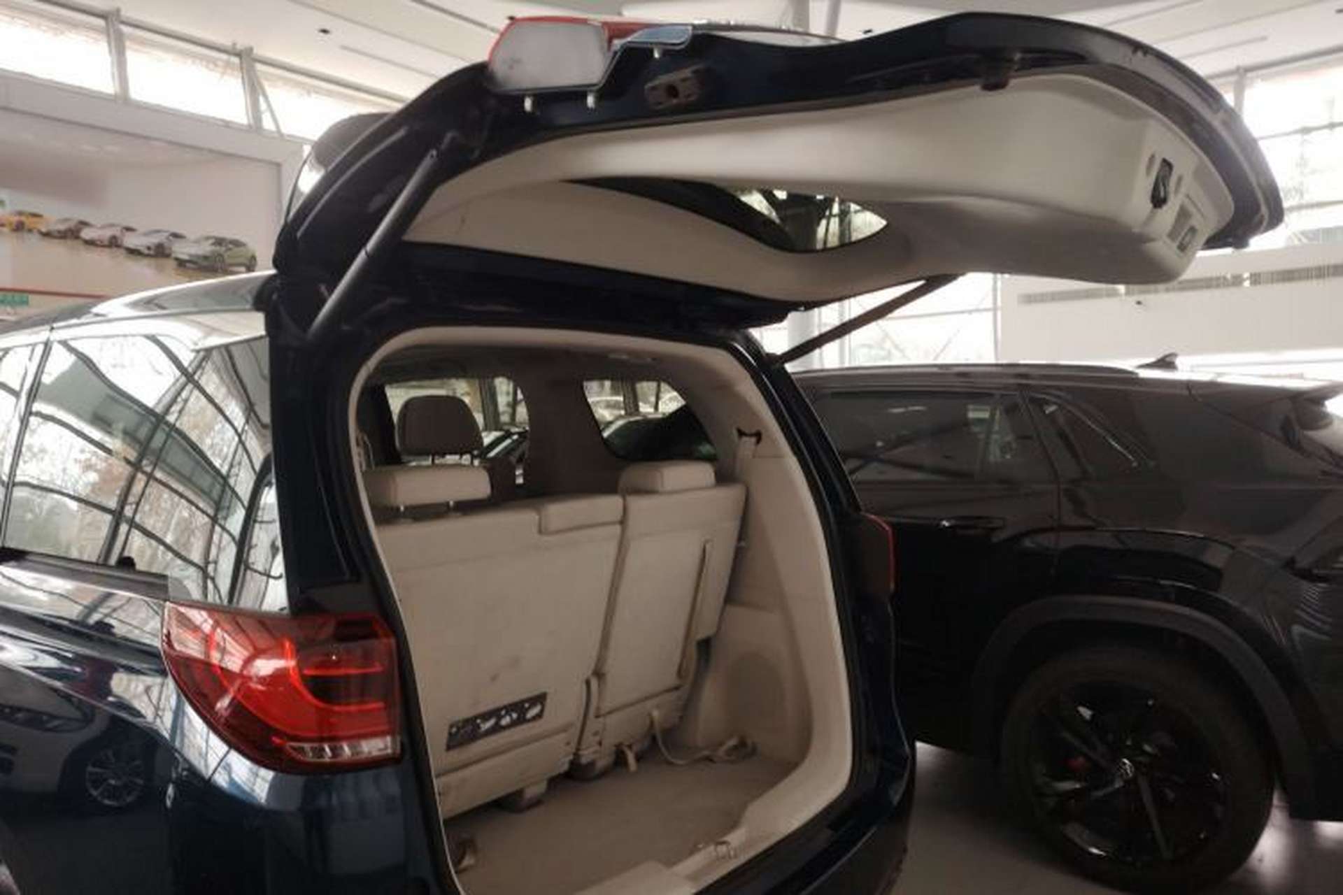 Used GAC Trumpchi M8 2018 320T Luxury Edition Trunk