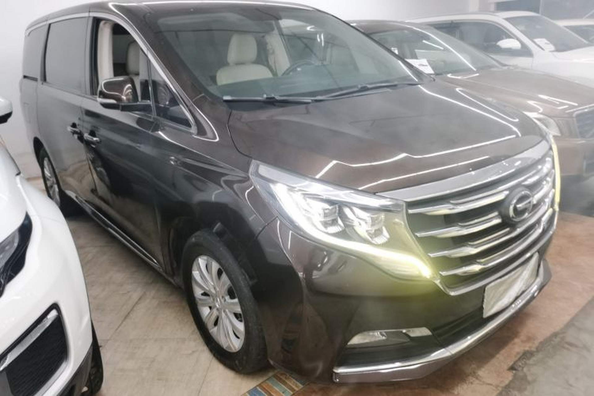 Used GAC Trumpchi M8 2018 320T Luxury Edition Front Right 45 Deg