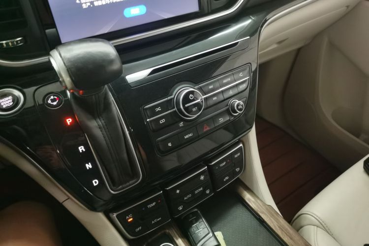 Used GAC Trumpchi M8 2018 320T Luxury Edition Gear Lever