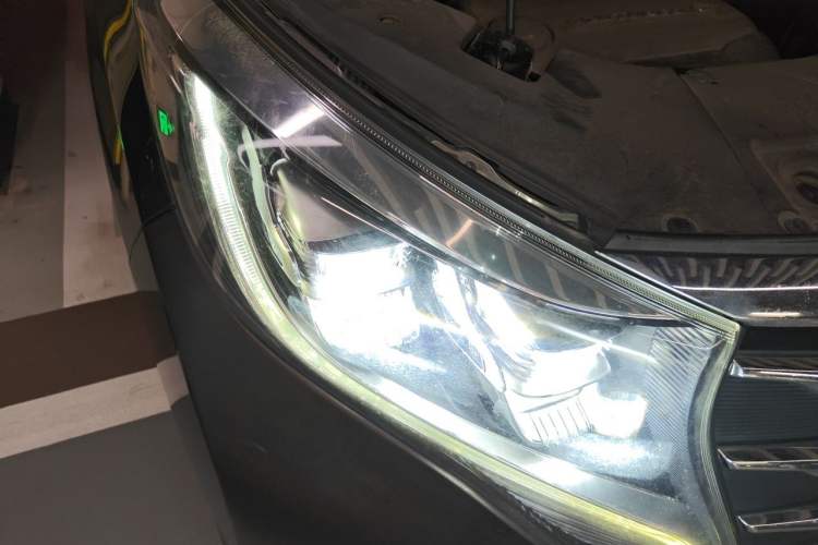 Used GAC Trumpchi M8 2018 320T Luxury Edition Right Front Headlight