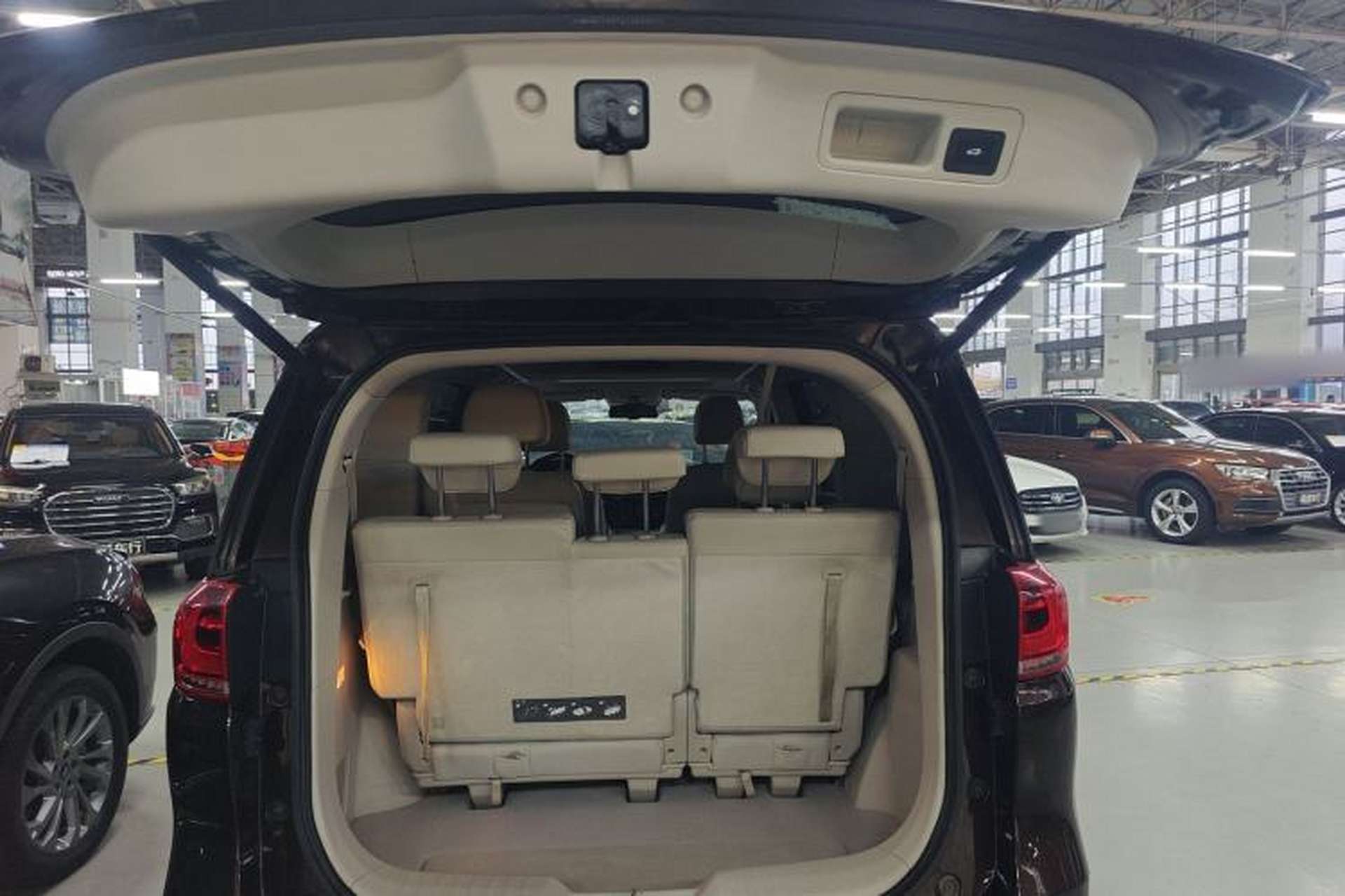 Used GAC Trumpchi M8 2018 320T Luxury Edition Trunk