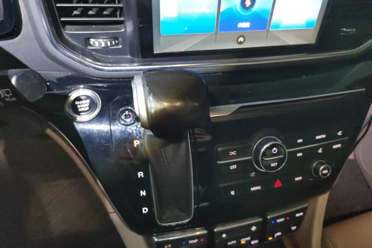 Used GAC Trumpchi M8 2018 320T Luxury Edition Gear Lever