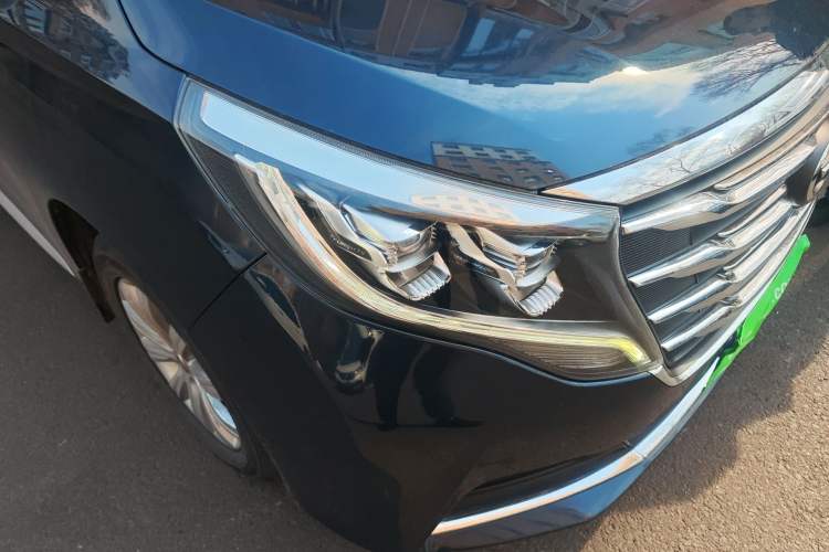Used GAC Trumpchi M8 2018 320T Luxury Edition Right Front Headlight