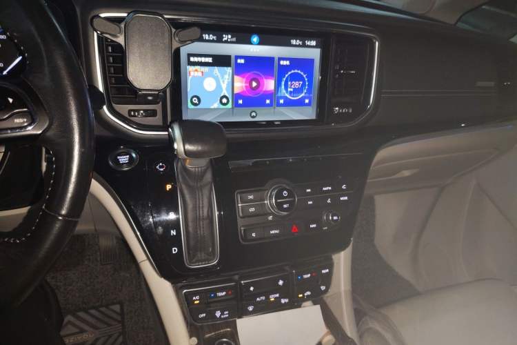 Used GAC Trumpchi M8 2018 320T Luxury Edition Audio And AC Panel