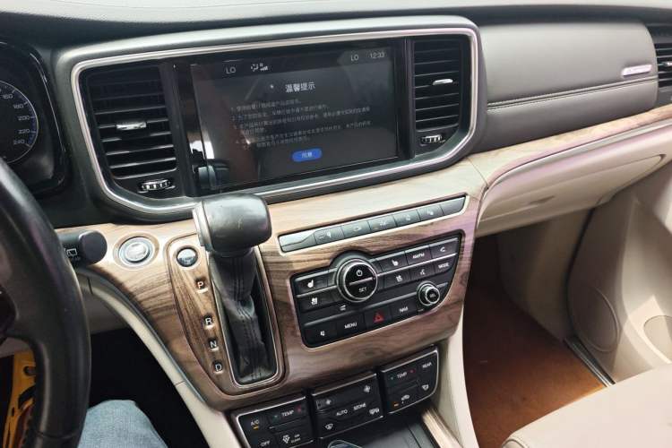 Used GAC Trumpchi M8 2018 320T Flagship Edition Audio And AC Panel