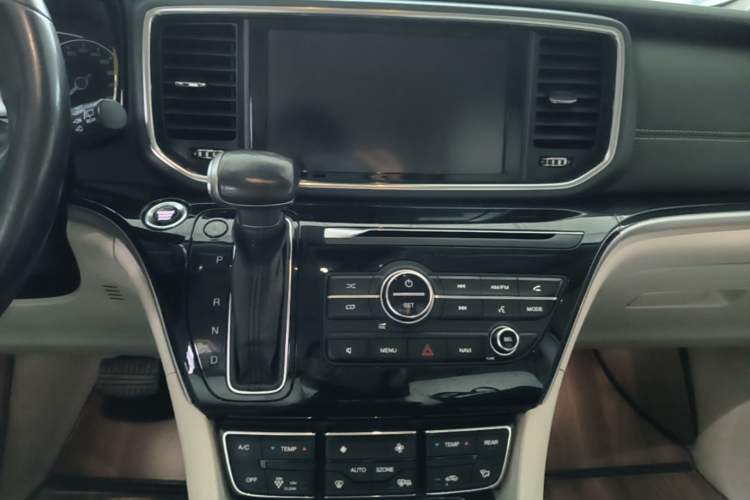 Used GAC Trumpchi M8 2018 320T Luxury Edition Audio And AC Panel