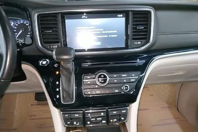 Used GAC Trumpchi M8 2018 320T Luxury Edition Audio And AC Panel