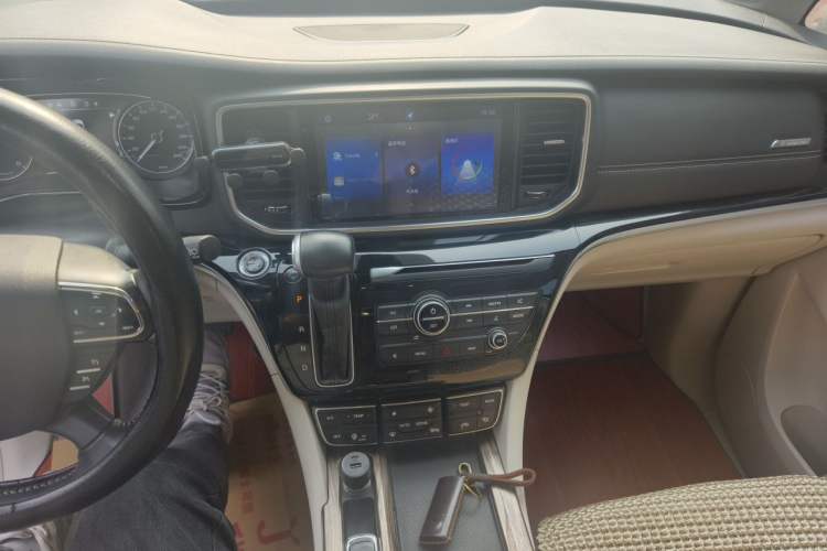 Used GAC Trumpchi M8 2018 320T Luxury Edition Audio And AC Panel