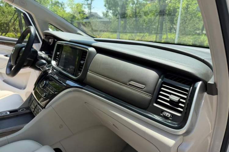Used GAC Trumpchi M8 2018 320T Luxury Edition Audio And AC Panel