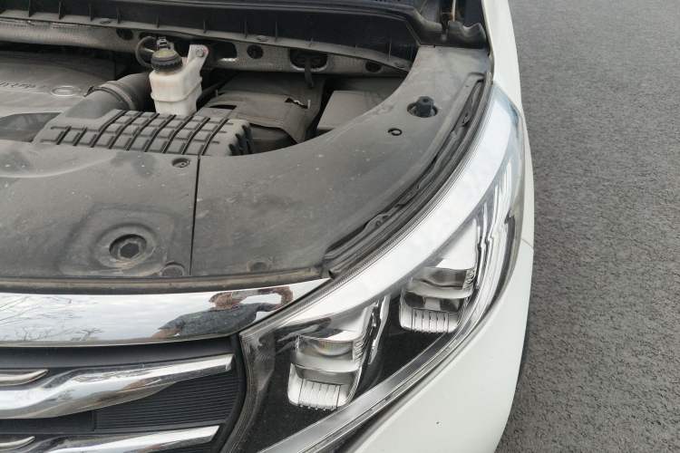 Used GAC Trumpchi M8 2018 320T Luxury Edition Engine Bay Left