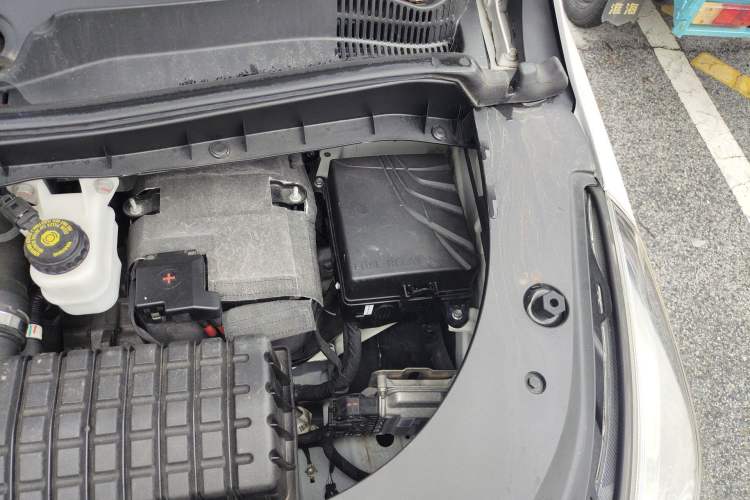 Used GAC Trumpchi M8 2018 320T Luxury Edition Engine Bay Left