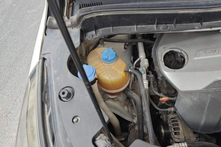 Used GAC Trumpchi M8 2018 320T Luxury Edition Engine Bay Right