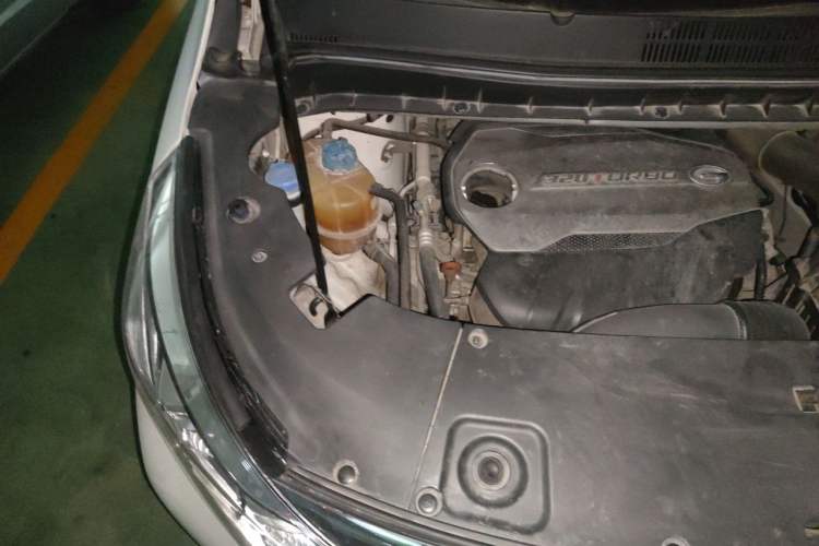 Used GAC Trumpchi M8 2018 320T Luxury Edition Engine Bay Right