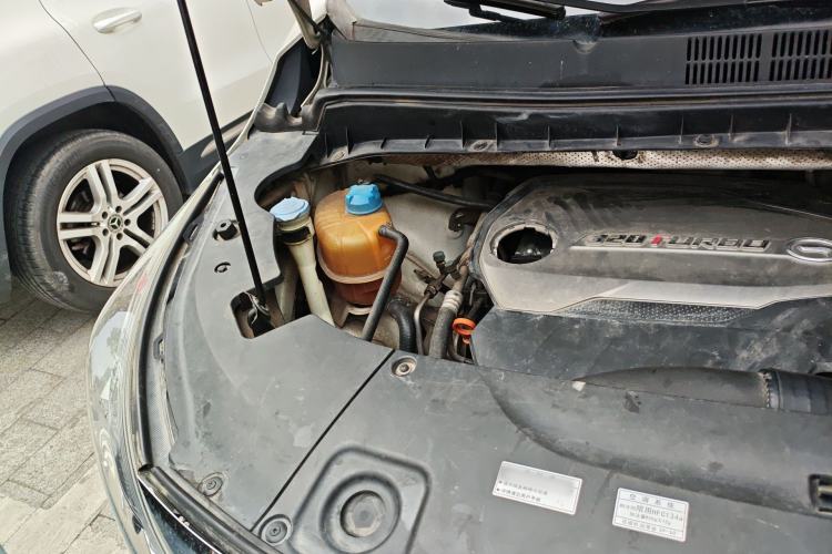 Used GAC Trumpchi M8 2018 320T Luxury Edition Engine Bay Right