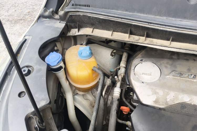 Used GAC Trumpchi M8 2018 320T Luxury Edition Engine Bay Right