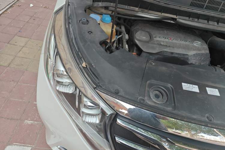 Used GAC Trumpchi M8 2018 320T Luxury Edition Engine Bay Right