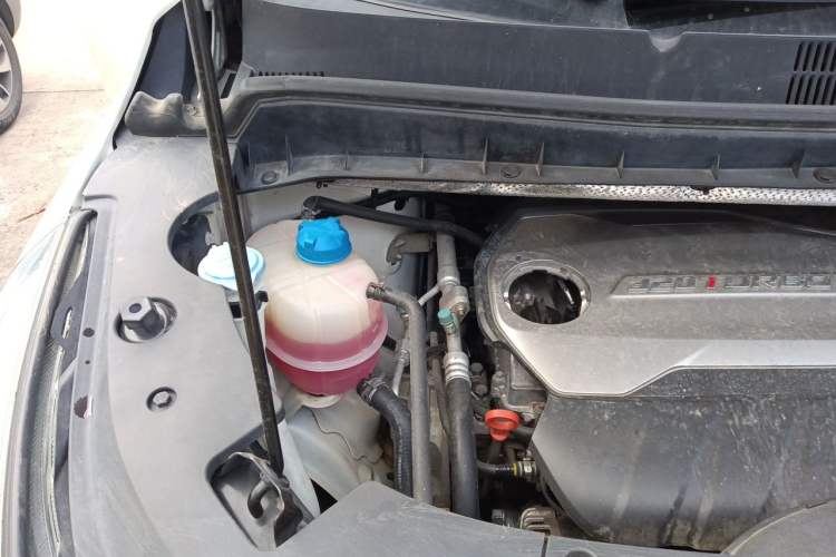 Used GAC Trumpchi M8 2018 320T Luxury Edition Engine Bay Right