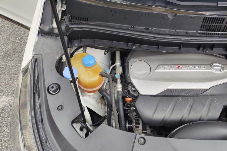 Used GAC Trumpchi M8 2018 320T Luxury Edition Engine Bay Right