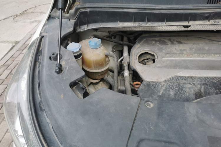 Used GAC Trumpchi M8 2018 320T Luxury Edition Engine Bay Right