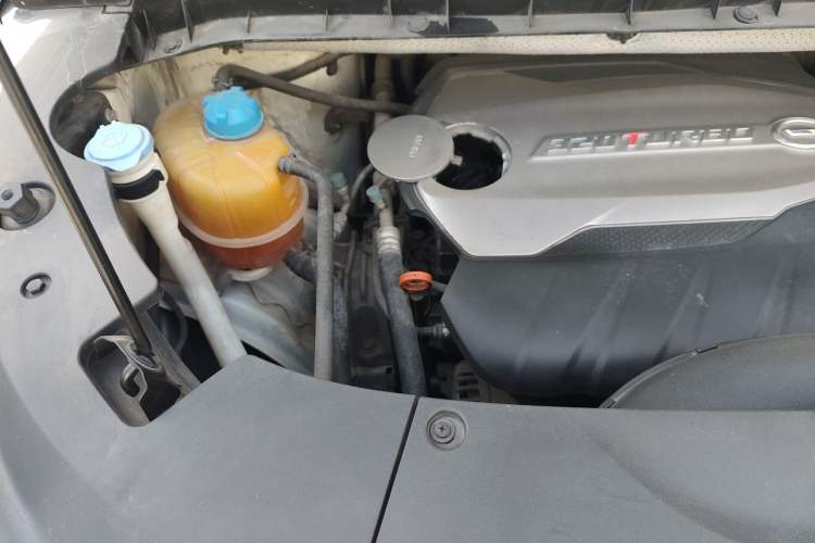 Used GAC Trumpchi M8 2018 320T Luxury Edition Engine Bay Right
