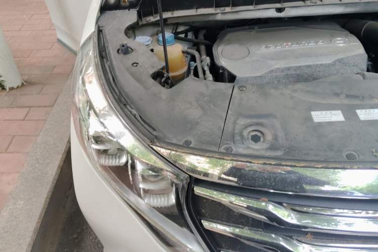 Used GAC Trumpchi M8 2018 320T Luxury Edition Engine Bay Right