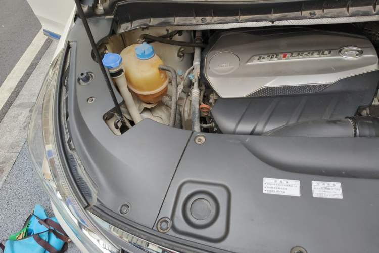 Used GAC Trumpchi M8 2018 320T Luxury Edition Engine Bay Right