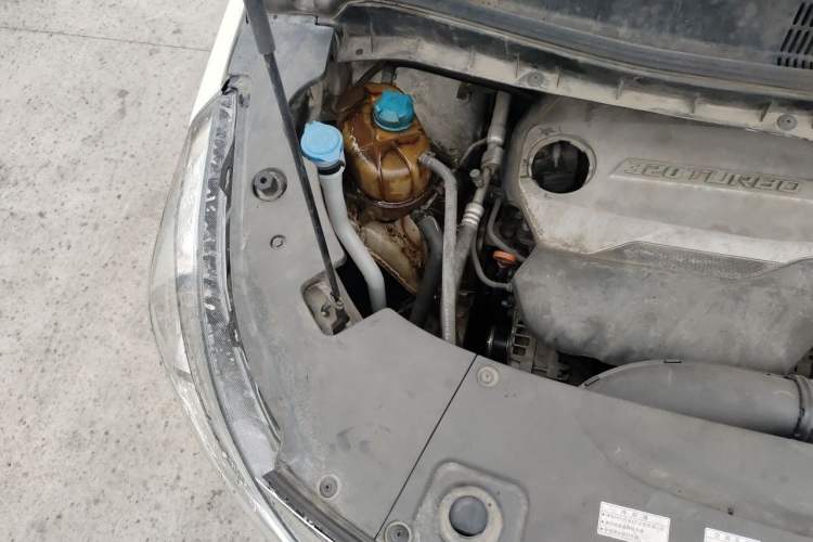 Used GAC Trumpchi M8 2018 320T Luxury Edition Engine Bay Right