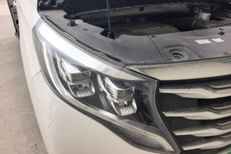 Used GAC Trumpchi M8 2018 320T Luxury Edition Engine Bay Right