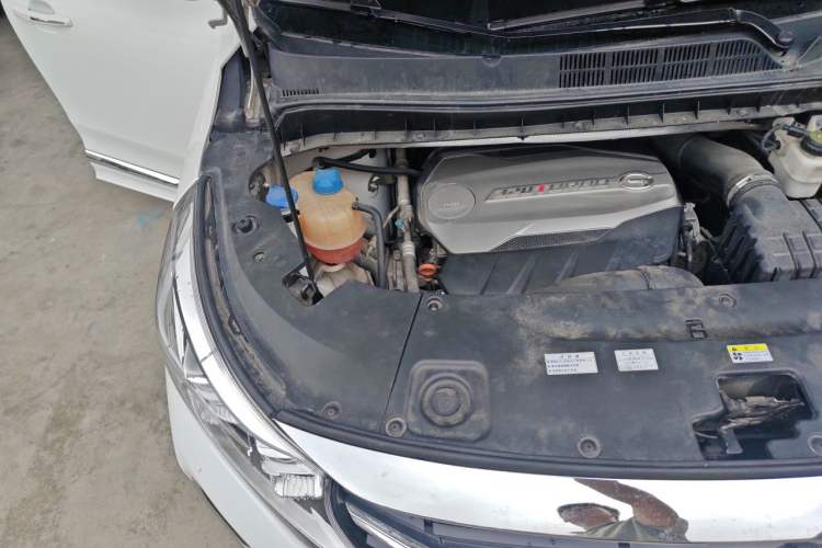 Used GAC Trumpchi M8 2018 320T Luxury Edition Engine Bay Right