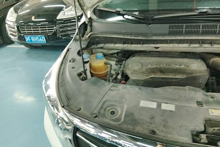 Used GAC Trumpchi M8 2018 320T Luxury Edition Engine Bay Right