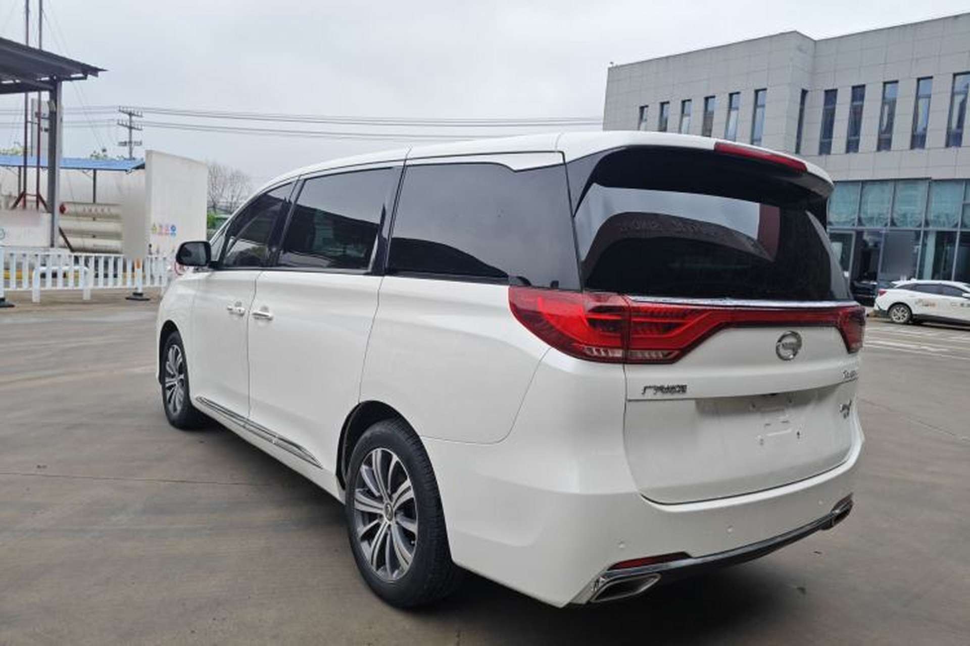 Used GAC Trumpchi M8 2018 320T Luxury Edition Exterior 3