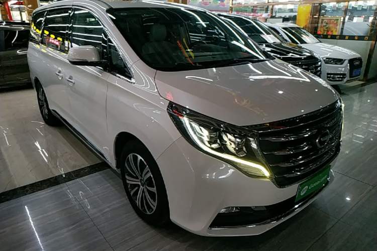 Used GAC Trumpchi M8 2018 320T Luxury Edition Front Right 45 Deg