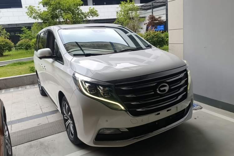 Used GAC Trumpchi M8 2018 320T Flagship Edition Front Right 45 Deg