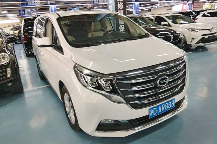 Used GAC Trumpchi M8 2018 320T Luxury Edition Front Right 45 Deg