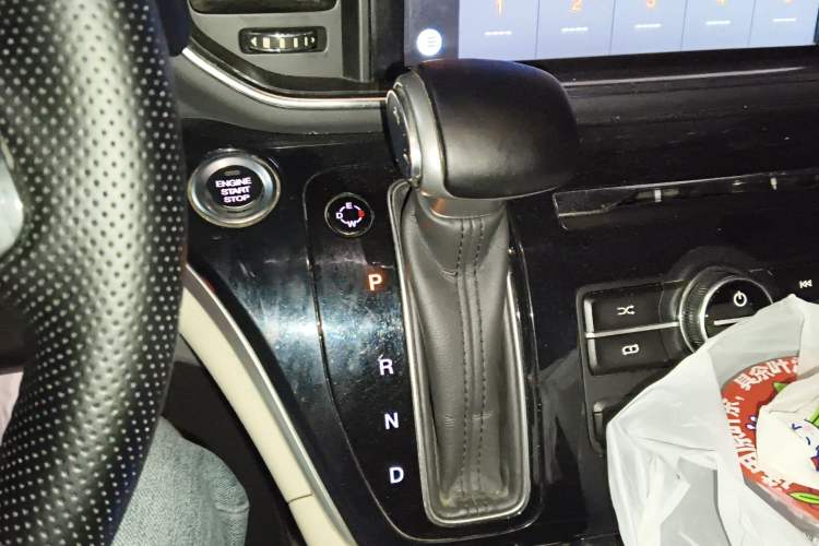 Used GAC Trumpchi M8 2018 320T Luxury Edition Gear Lever
