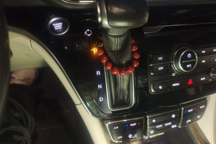 Used GAC Trumpchi M8 2018 320T Luxury Edition Gear Lever