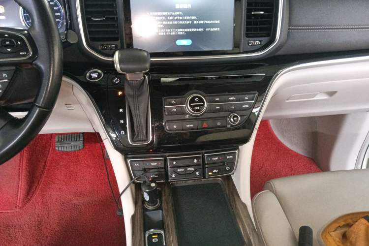 Used GAC Trumpchi M8 2018 320T Luxury Edition Gear Lever