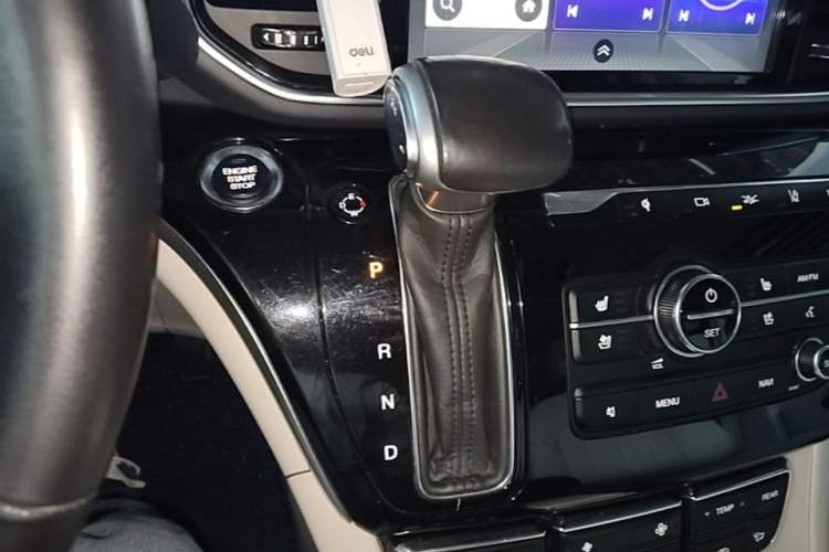 Used GAC Trumpchi M8 2018 320T Flagship Edition Gear Lever