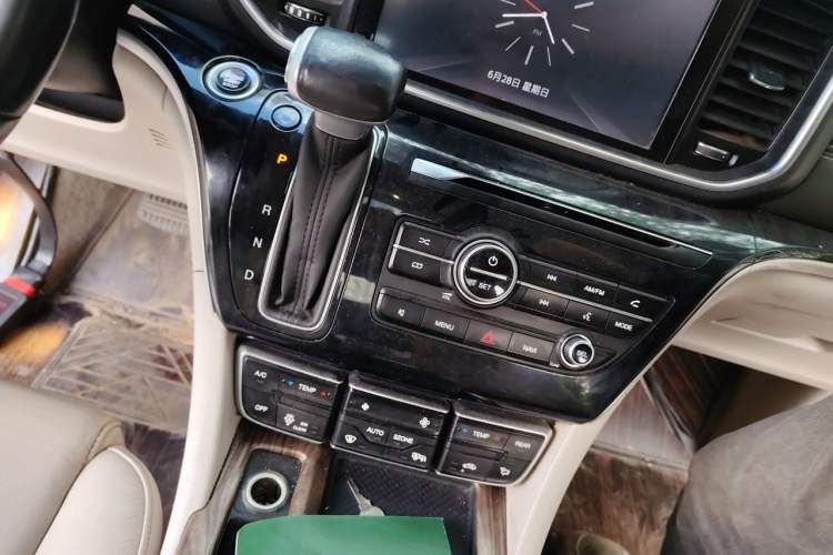 Used GAC Trumpchi M8 2018 320T Luxury Edition Gear Lever