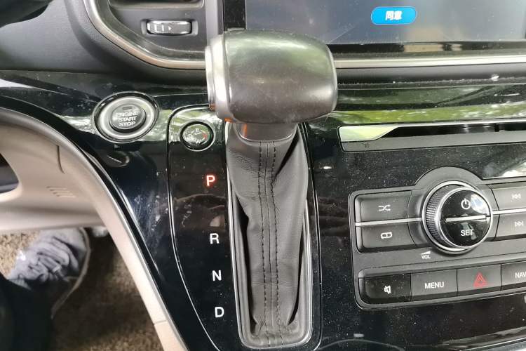 Used GAC Trumpchi M8 2018 320T Luxury Edition Gear Lever